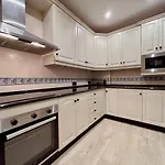 Elviria: 3 Dorm, Playa Andando Y Piscina Marbella