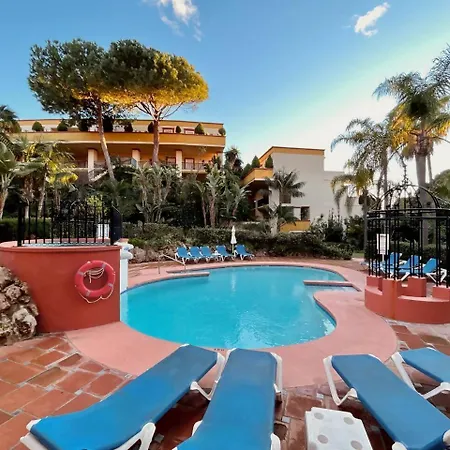 Elviria: 3 Dorm, Playa Andando Y Piscina *