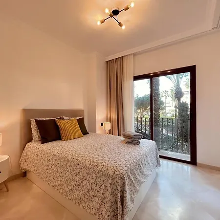 Elviria: 3 Dorm, Playa Andando Y Piscina 公寓