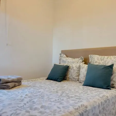 Elviria: 3 Dorm, Playa Andando Y Piscina Marbella
