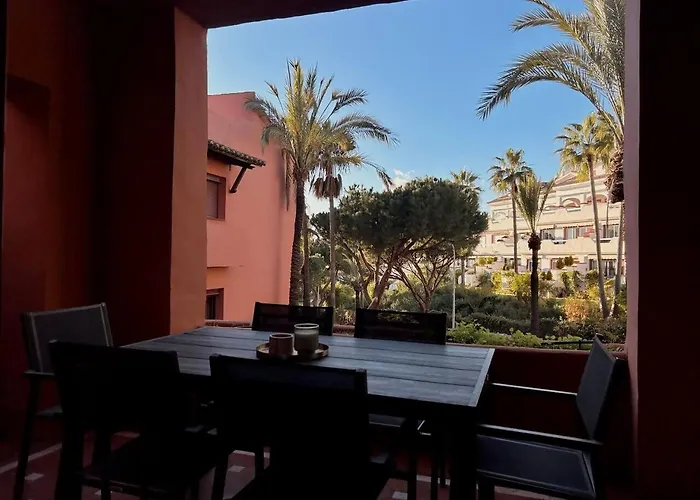Elviria: 3 Dorm, Playa Andando Y Piscina