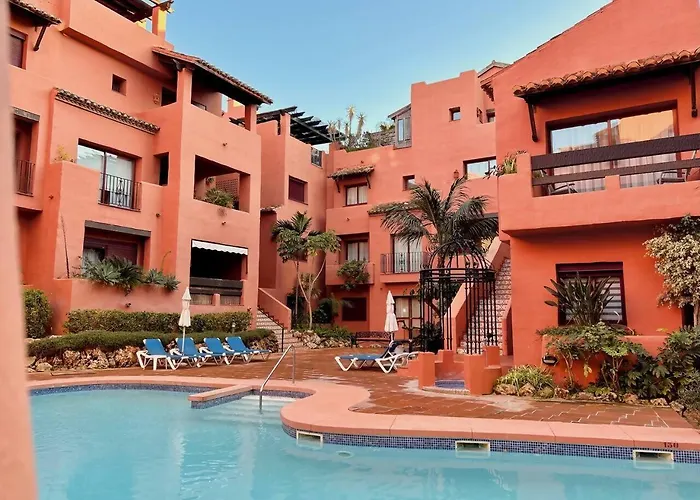 Elviria: 3 Dorm, Playa Andando Y Piscina Appartamento