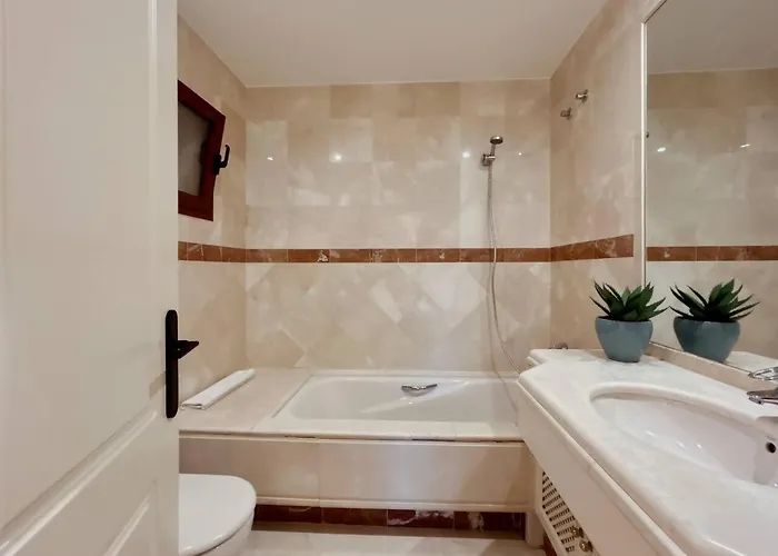 Elviria: 3 Dorm, Playa Andando Y Piscina Appartamento