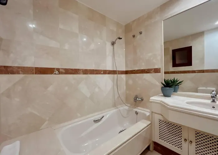 Appartamento Elviria: 3 Dorm, Playa Andando Y Piscina *