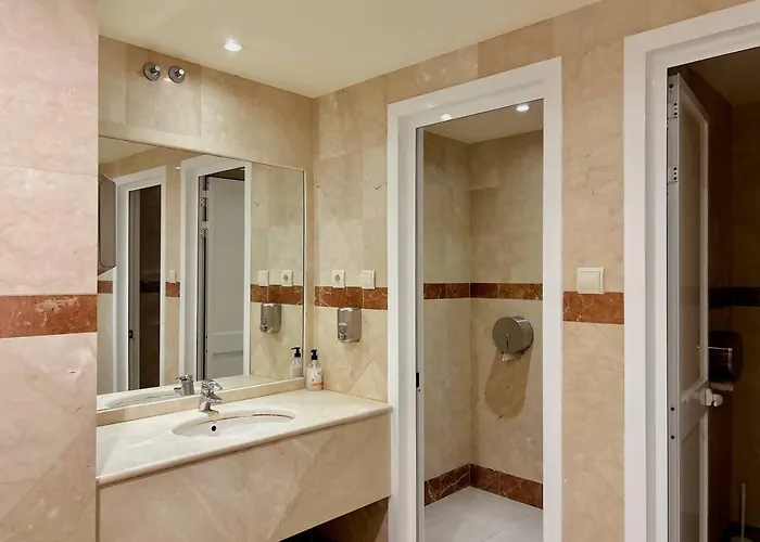 Elviria: 3 Dorm, Playa Andando Y Piscina *